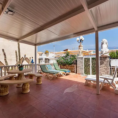 With Garden Views In El Medano (Tenerife)