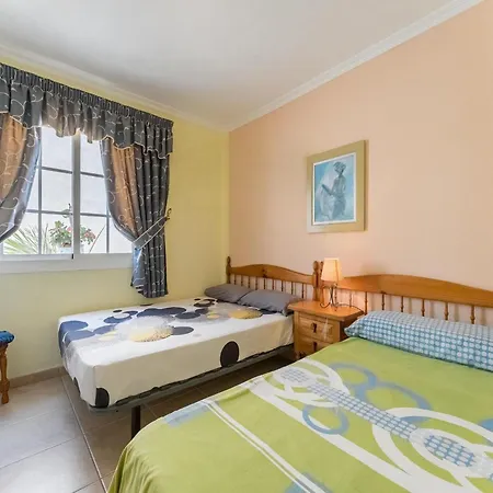 With Garden Views In Apartment *