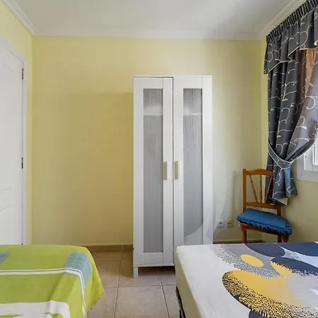 Apartment With Garden Views In El Medano (Tenerife)